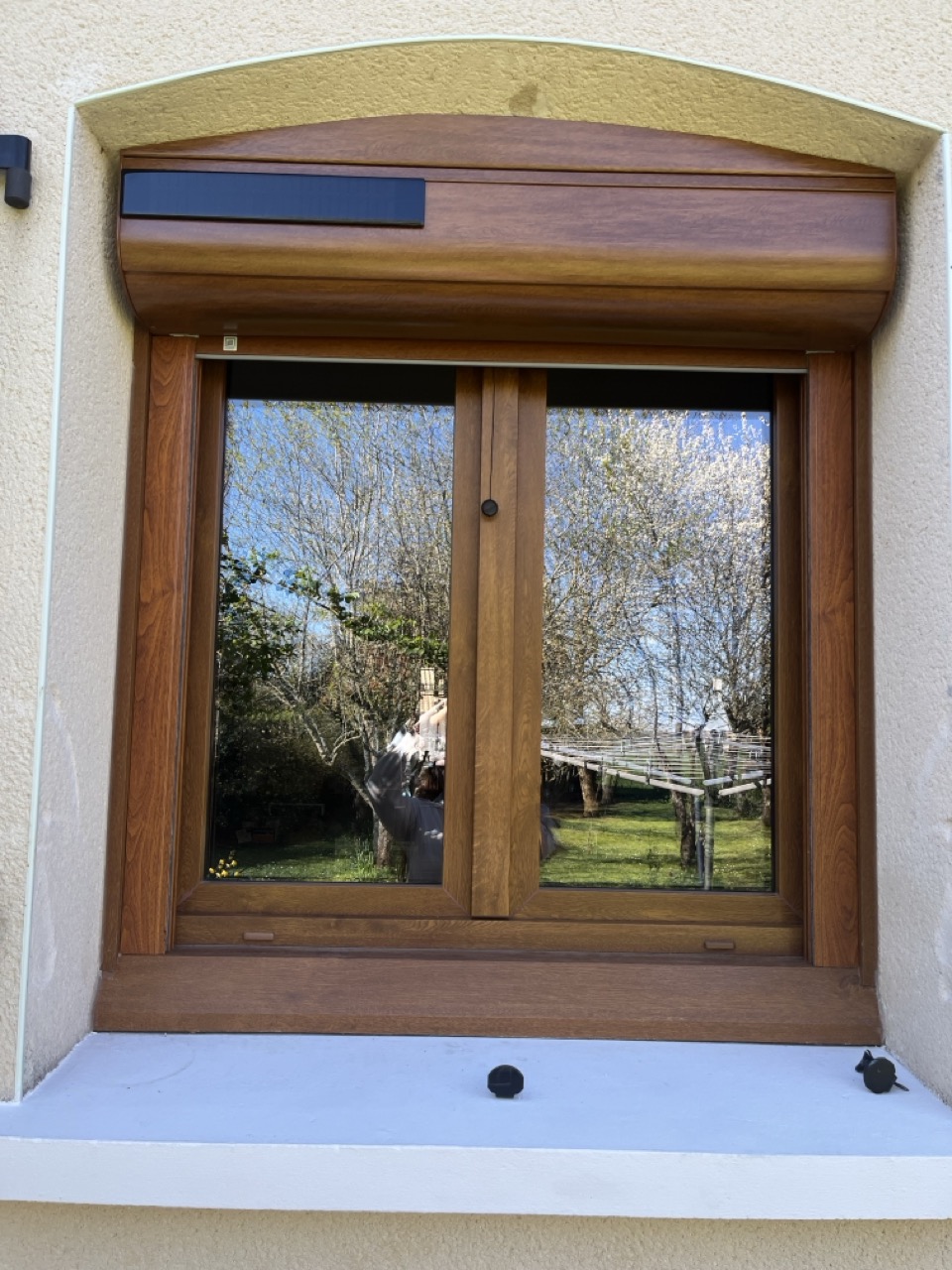 Réalisation: Pose de volets roulants solaire - Aménagement extérieur